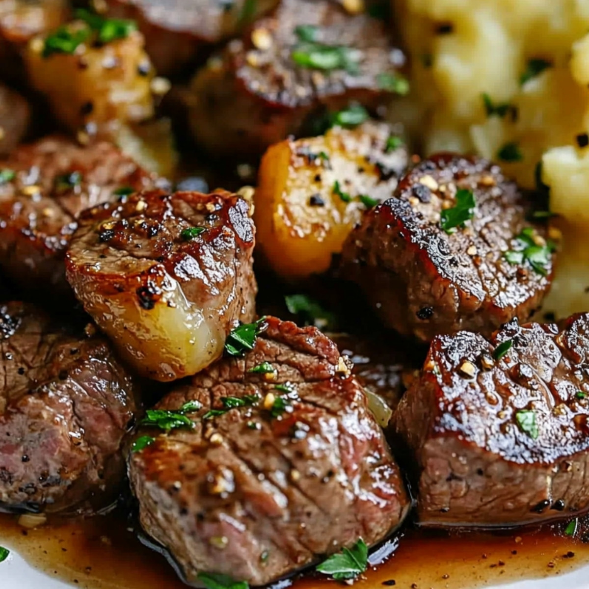 Garlic Butter Steak Bites & Cheesy Smashed Potatoes