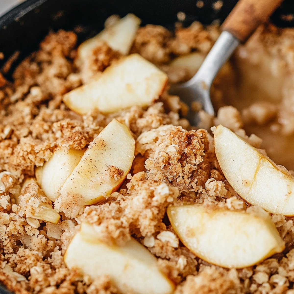 Classic Cinnamon Apple Crumble