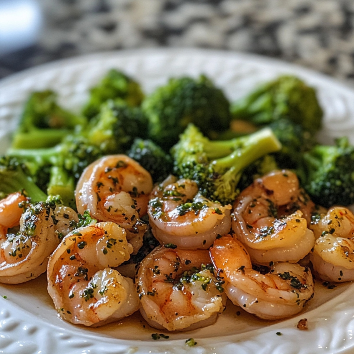 honey-garlic-butter-shrimp-and-broccoli-recipe.webp